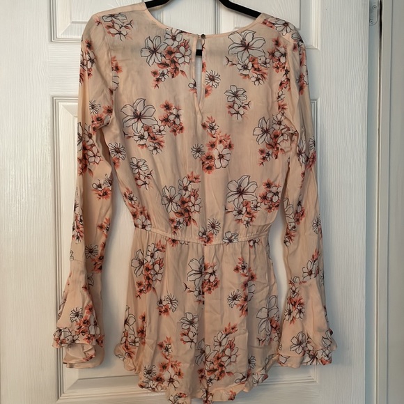 Belle sleeve romper (worn once) - Picture 2 of 3